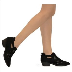 Vince Camuto Booties